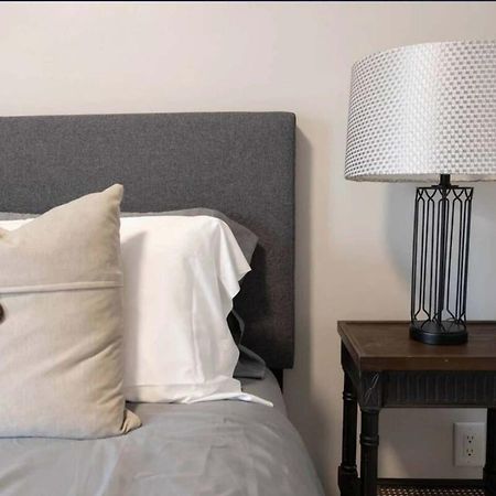 טורונטו Casa St Clair - Suite -Style Suite W Lrg Patio מראה חיצוני תמונה