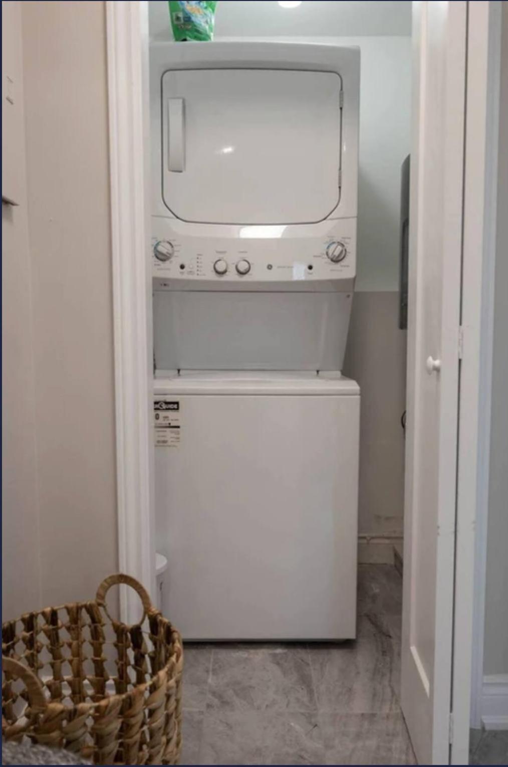 טורונטו Casa St Clair - Suite -Style Suite W Lrg Patio מראה חיצוני תמונה