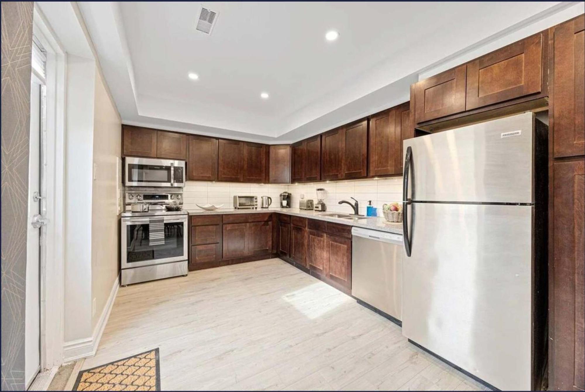 טורונטו Casa St Clair - Suite -Style Suite W Lrg Patio מראה חיצוני תמונה